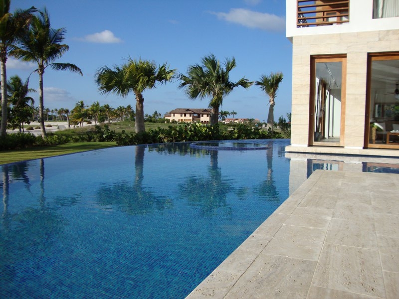 Villa for rent on the 1st line in Cap Cana