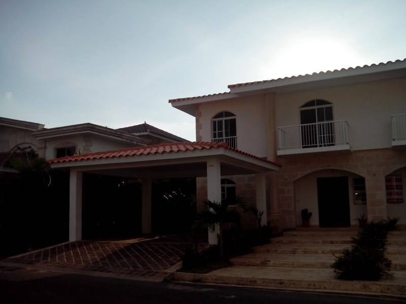 Duplex for rent in Bavaro (Kokotal), 400 m2 